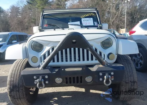 2010 Jeep Wrangler Unlimited Sahara z USA, uszkodzony, nr VIN 1J4BA5H12AL183718